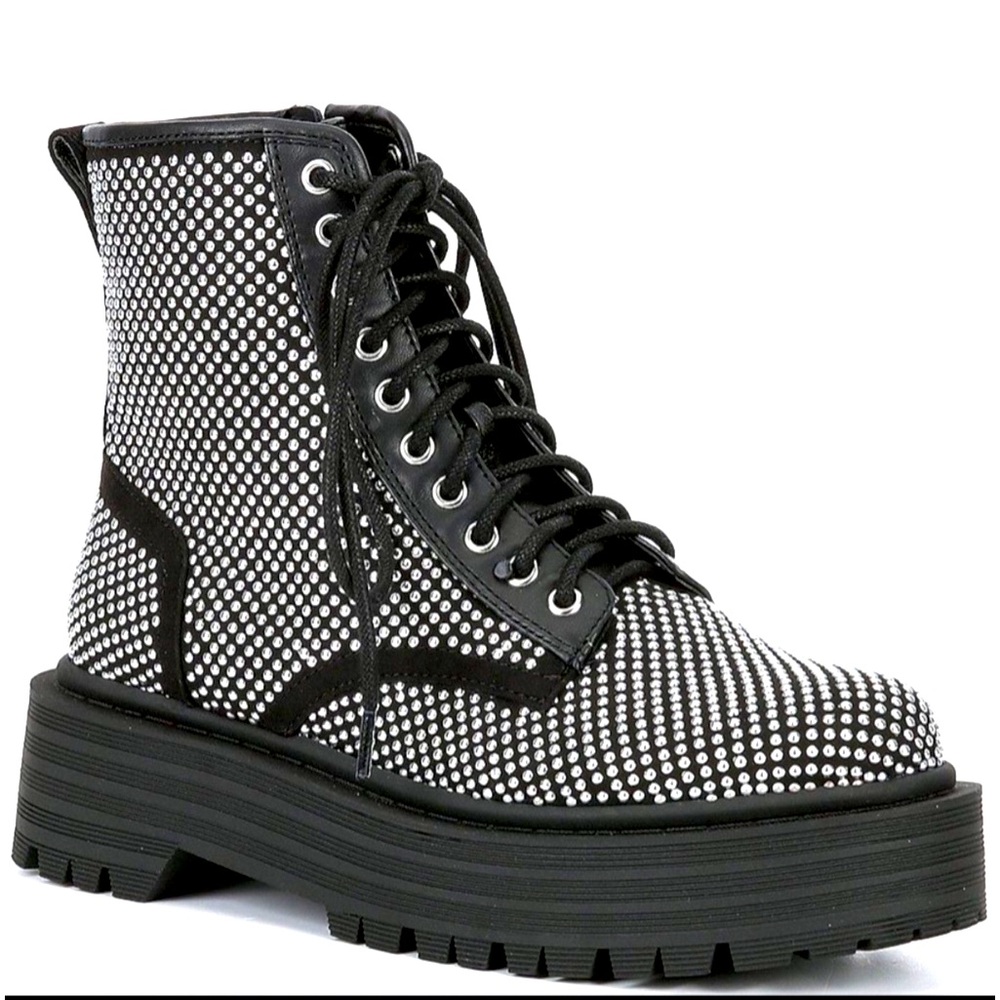 SALE OFR🆕GIANNI BINI STUDDED PLATFORM BOOTS(Sz6)